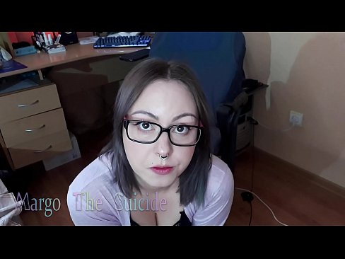 ❤️ Ragazza sexy con gli occhiali succhia il dildo profondamente sulla macchina fotografica ❌ Video di sessoal it.pornburst.ru ❌️❤